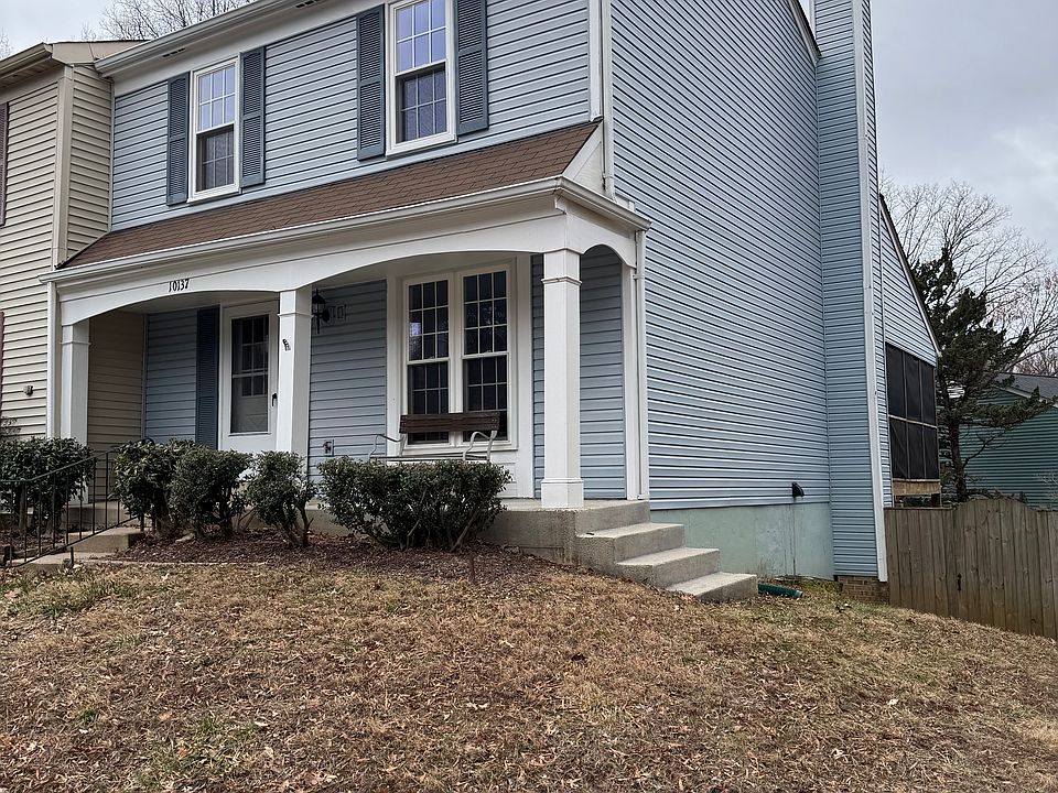1st image of 10137 Sassafras Woods Ct