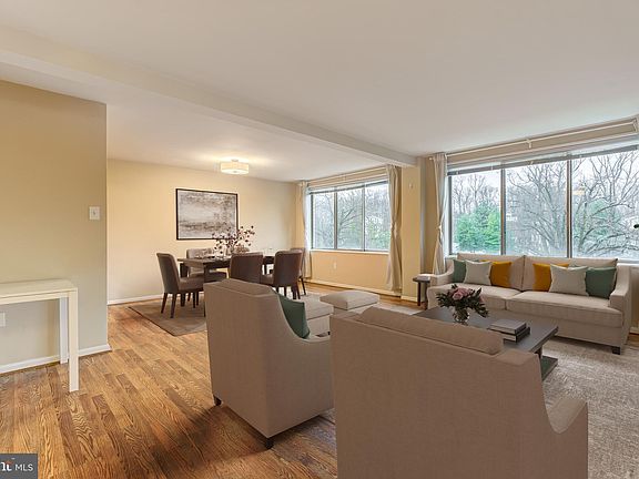 3rd image of 10201 Grosvenor Pl APT 506