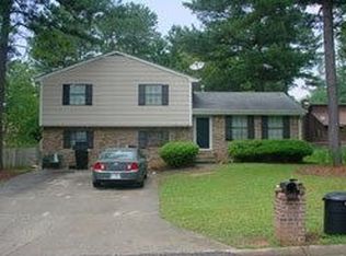 181 Slicky Rock Ct, Riverdale, GA