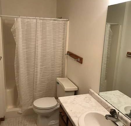 5th image of 806 Southview Dr