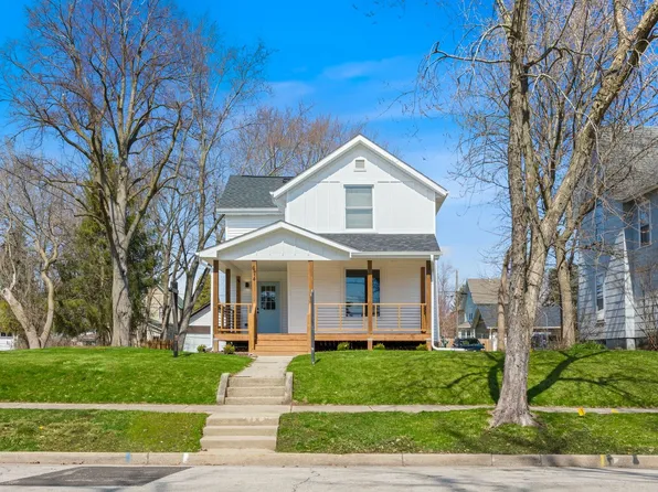 674 Forest Ave, Elgin, IL 60120