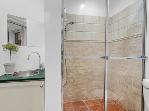 749 West End Avenue image 10 of 10