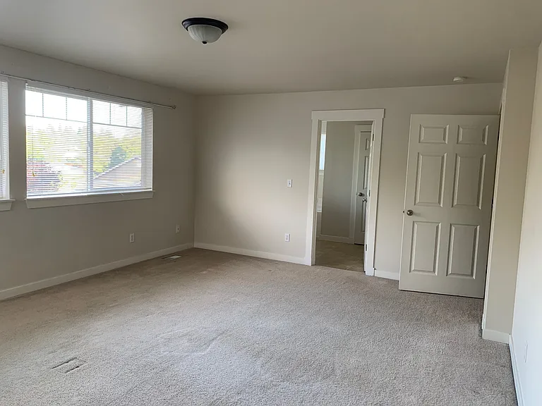 2018 NE 25th Pl — Photo 13