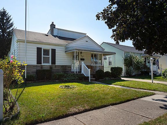 2nd image of 1008 E Brickley Ave