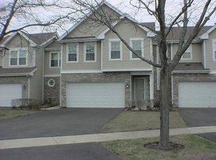 966 Willow St, Itasca, IL 60143