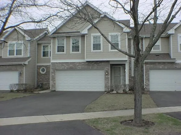 966 Willow St, Itasca, IL 60143