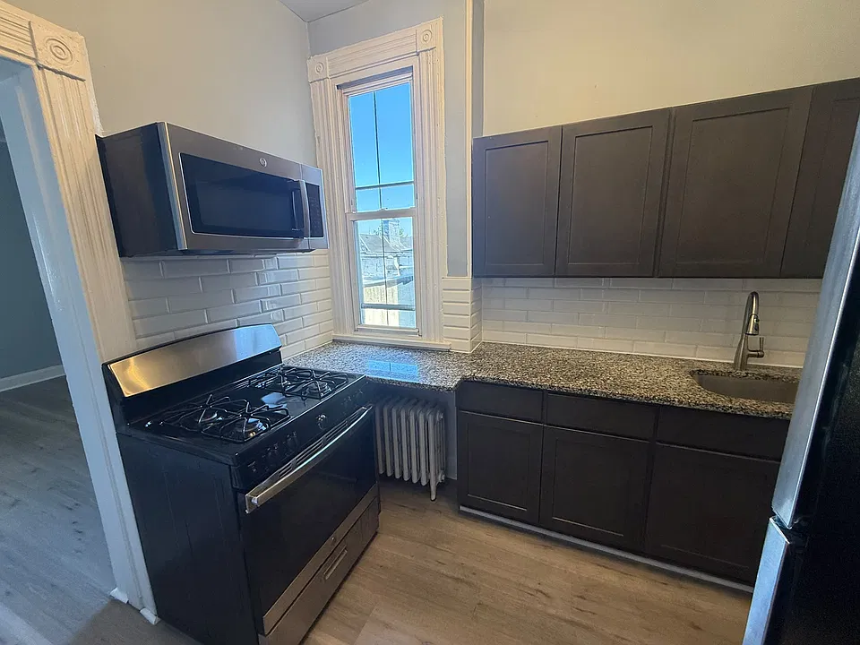 109 Hutton St #9-3