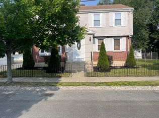 10 Meadowbank Ave #1, Mattapan, MA 02126