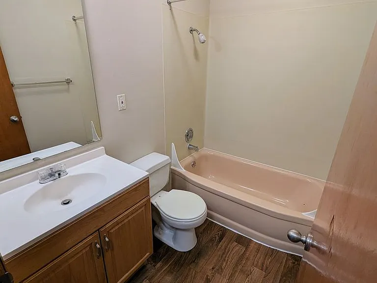 Welcome to Parkwood Apartments! — Photo 15