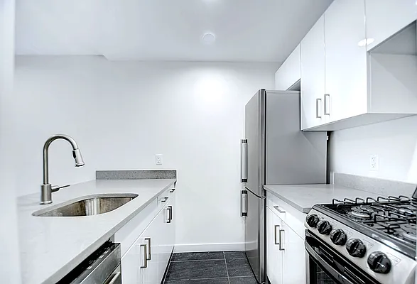 Rented by Urbane Brokerage | media 10