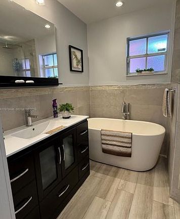 4th image of 13833 SW 157th St