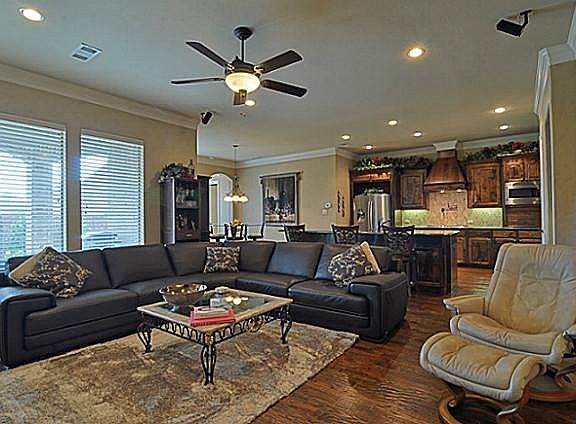 5th image of 6932 Medallion Dr