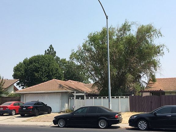 3rd image of 7604 Lorraine Ave