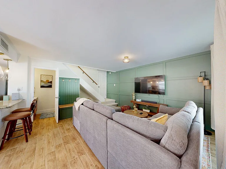8630 S 51st St #3 — Photo 6