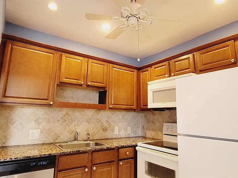 534 Mansfield M #534 — Photo 9