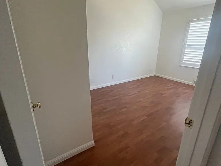 1636 Brentwood Ln — Photo 8