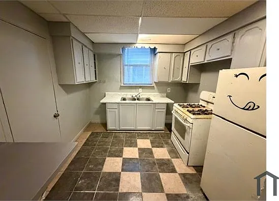 2549 Highland St #LOWER — Photo 5