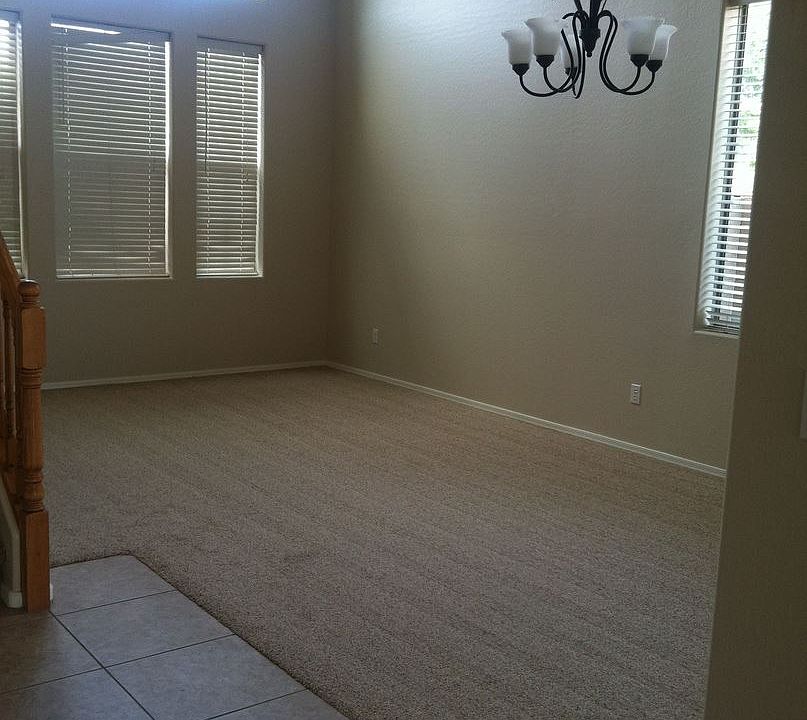 2nd image of 718 W Desert Basin Dr