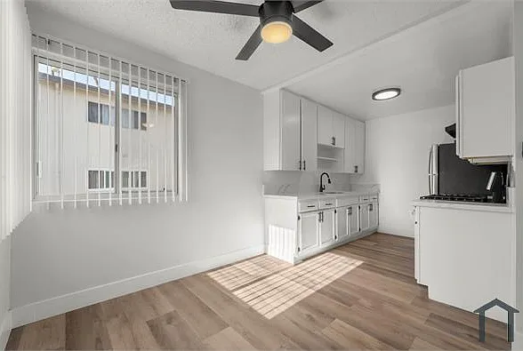 3933 Nicolet Ave #12 — Photo 7