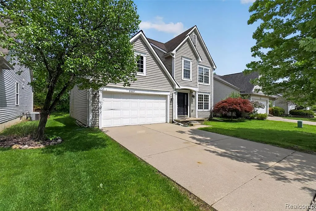 3 bed, 2.5 bath, 1820 sqft, $3,200 — Photo 2