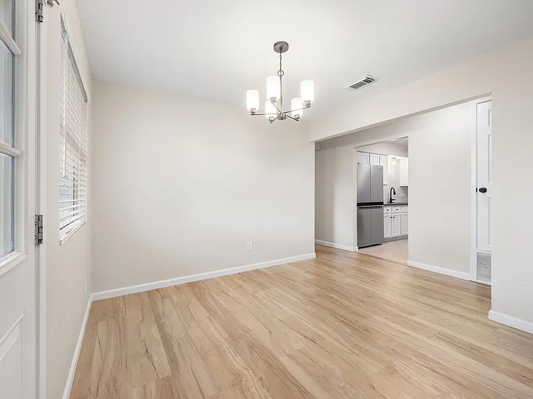 10300 E Rutland Vlg — Photo 23