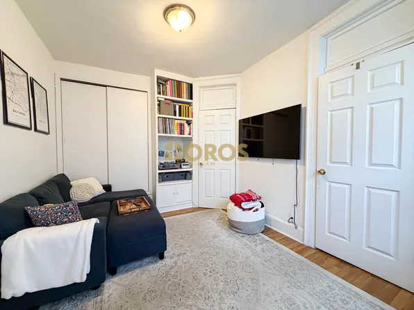 558 Broome Street image 3 of 9