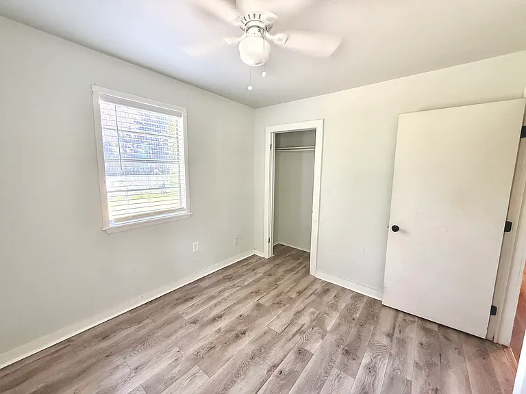 961 W Boone St — Photo 12