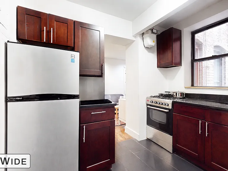 86 E 4th St #14 — Photo 4