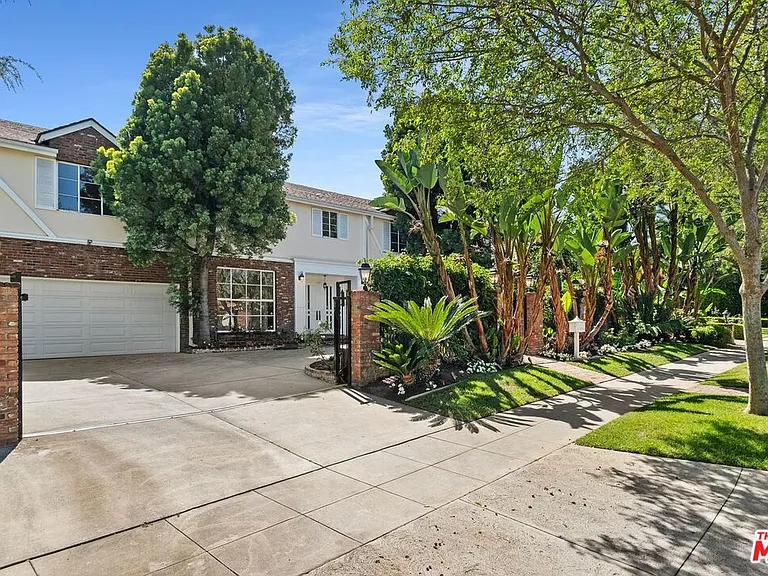 517 N Elm Dr — Photo 4