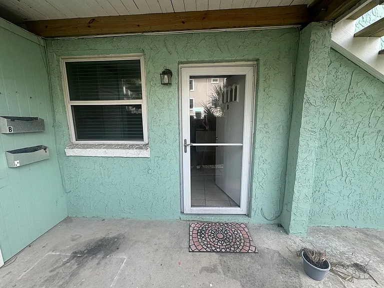132 14th Ave S #B — Photo 9