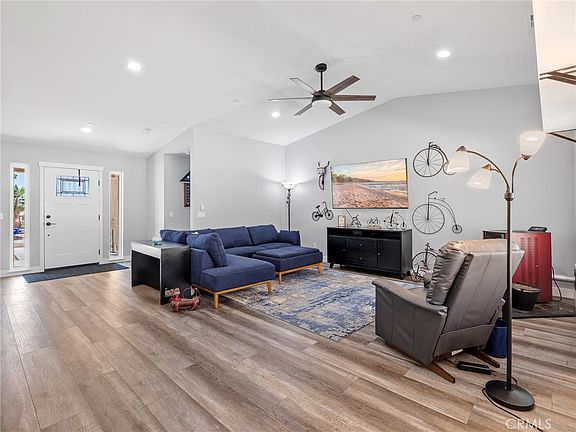 4th image of 24162 Shoshone Rd