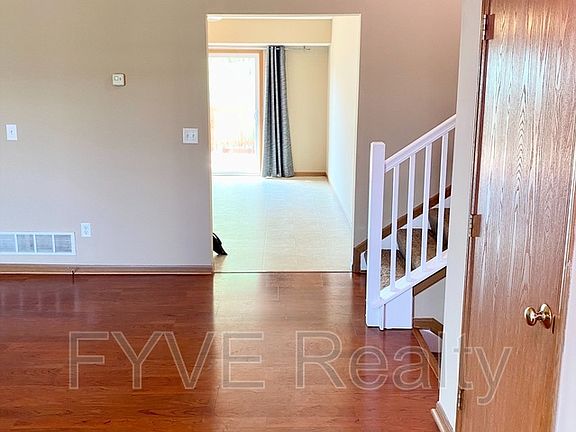 4th image of 6897 Idlelea Dr