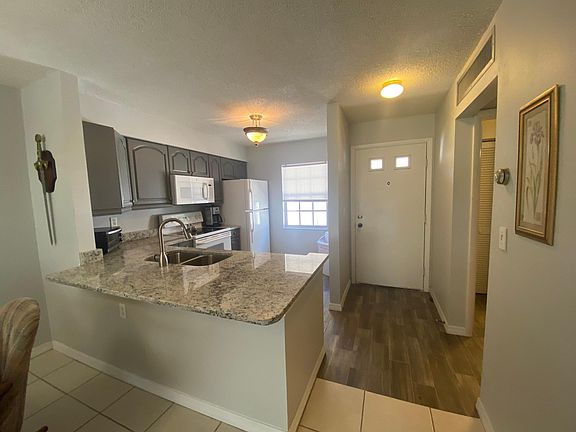 4th image of 3137 Mission Grove Dr