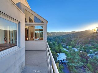 2579 Leicester Dr, Los Angeles, CA 90046