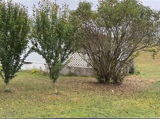 107 Meadowlark Ln, Bruin, PA 16022