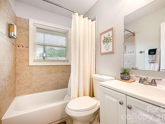3rd image of 1512 Seigle Ave APT 2