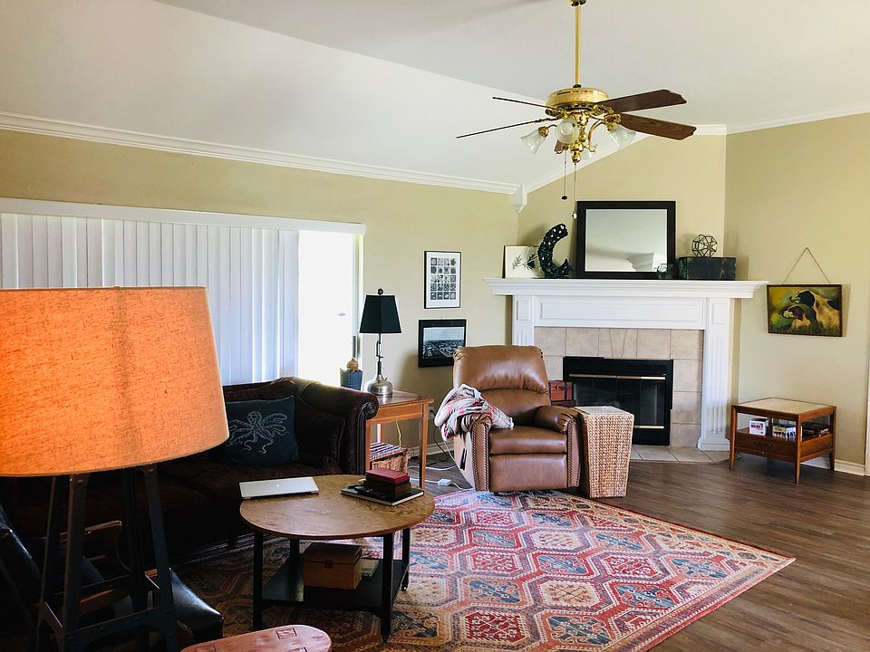 Spacious open living room