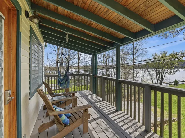8110 Lakewood Dr, Unionville, IN 47468