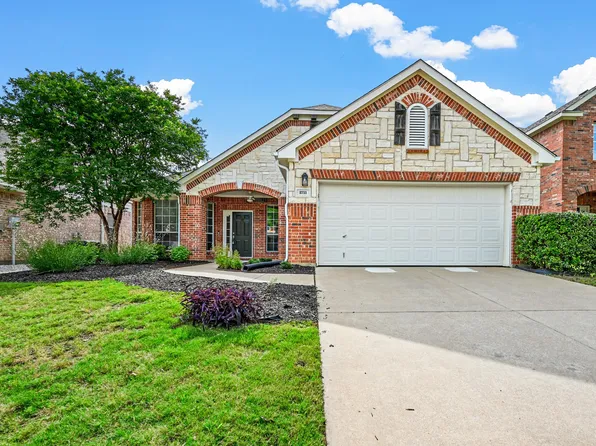1711 Peregrine Dr, Corinth, TX 76210