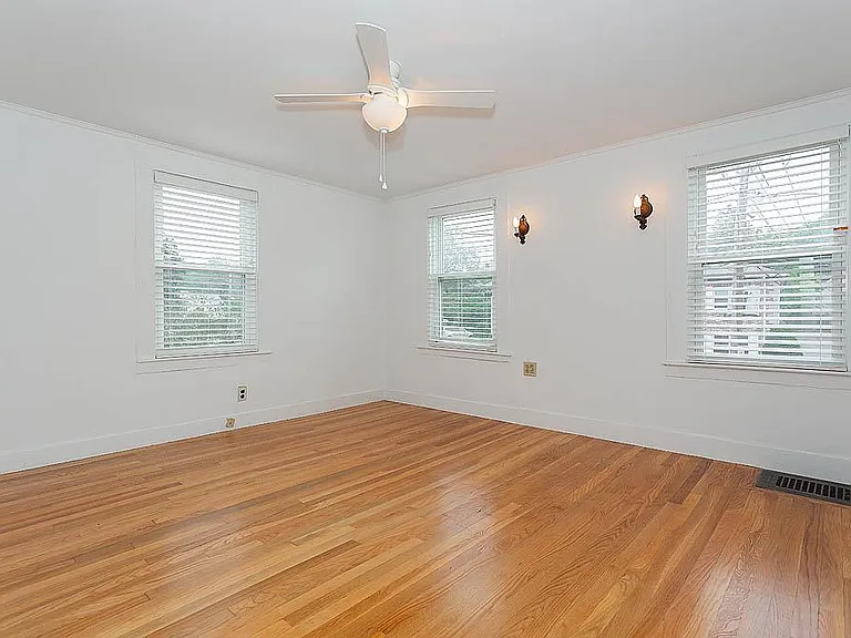 12 Kilby St #12 — Photo 13