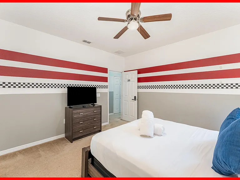 Broad Oak Dr — Photo 2