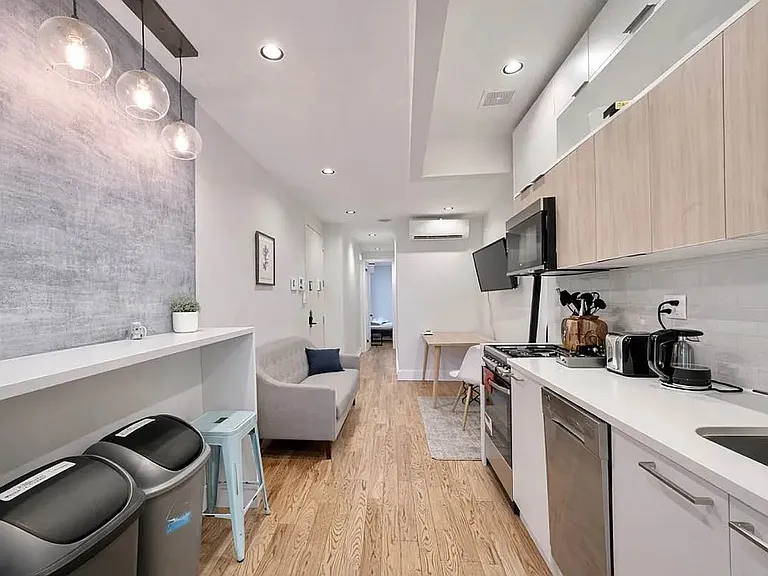 879 Cypress Ave #3L — Photo 2