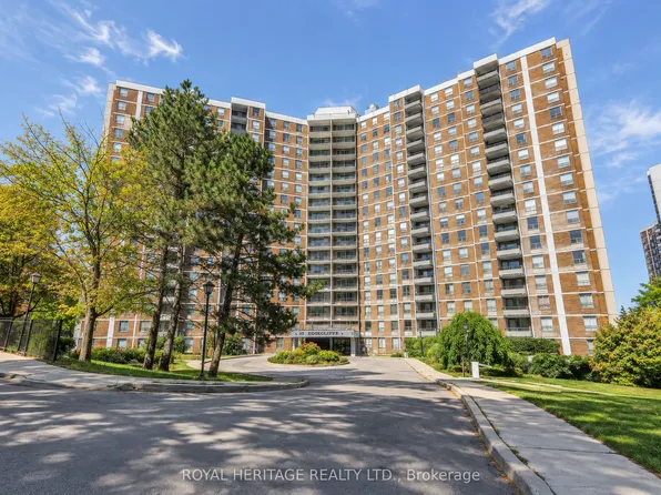10 Edgecliff Golfway #603, Toronto, ON M3C 3A3