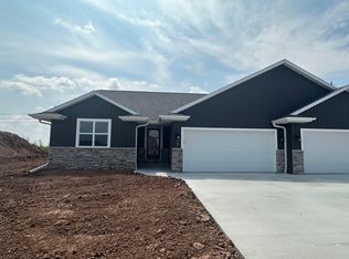 2913 Sabal Oak Dr, De Pere, WI 54115