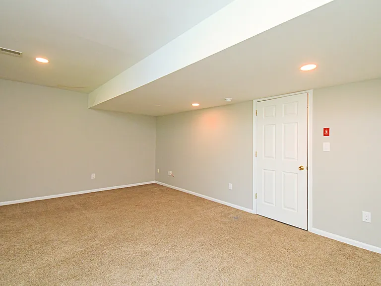18 Norsham Way #1 — Photo 40