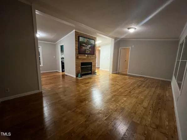 9081 County Line Rd, Rocky Mount, NC 27803