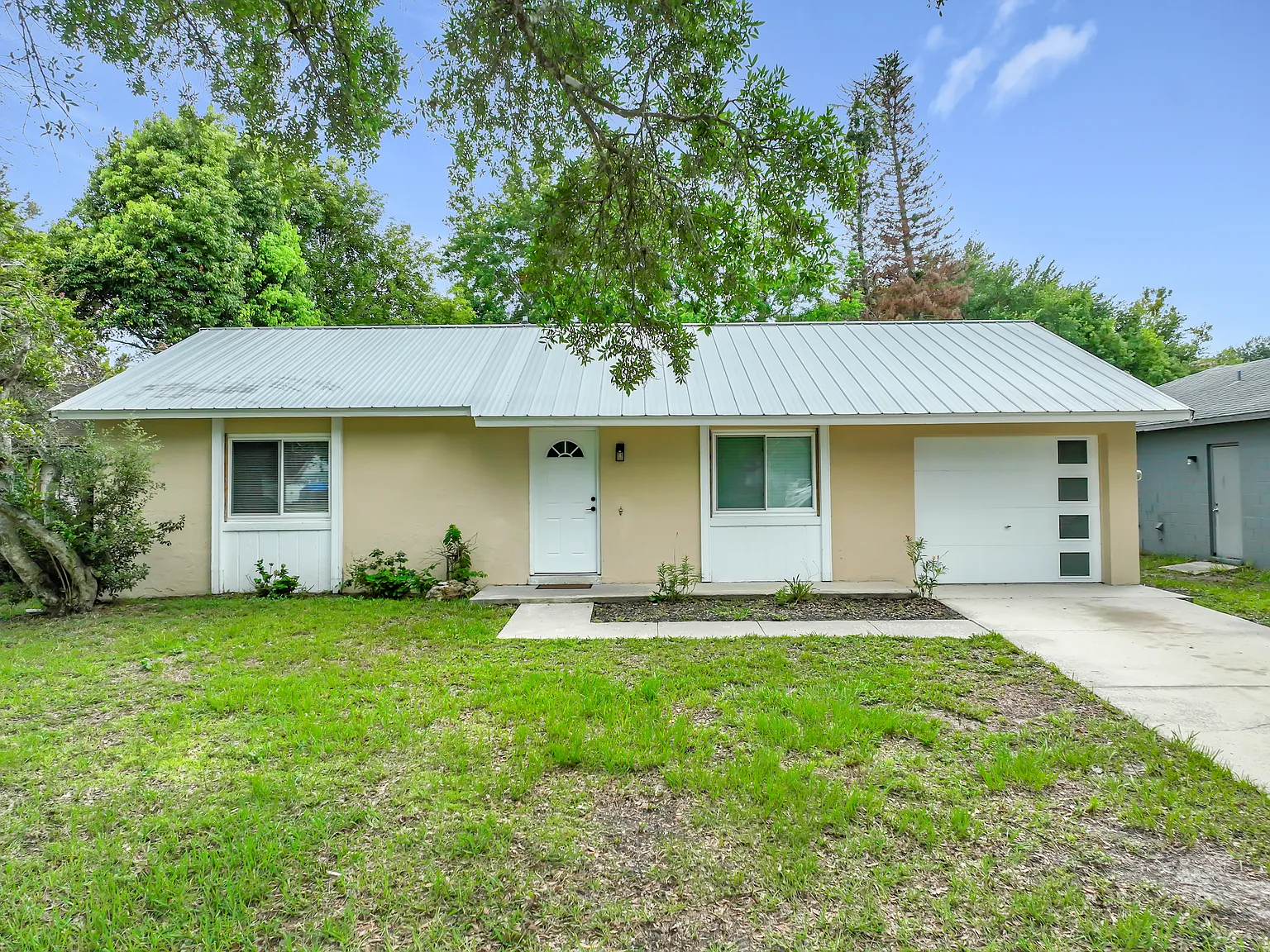 13868 Lena St — Photo 1