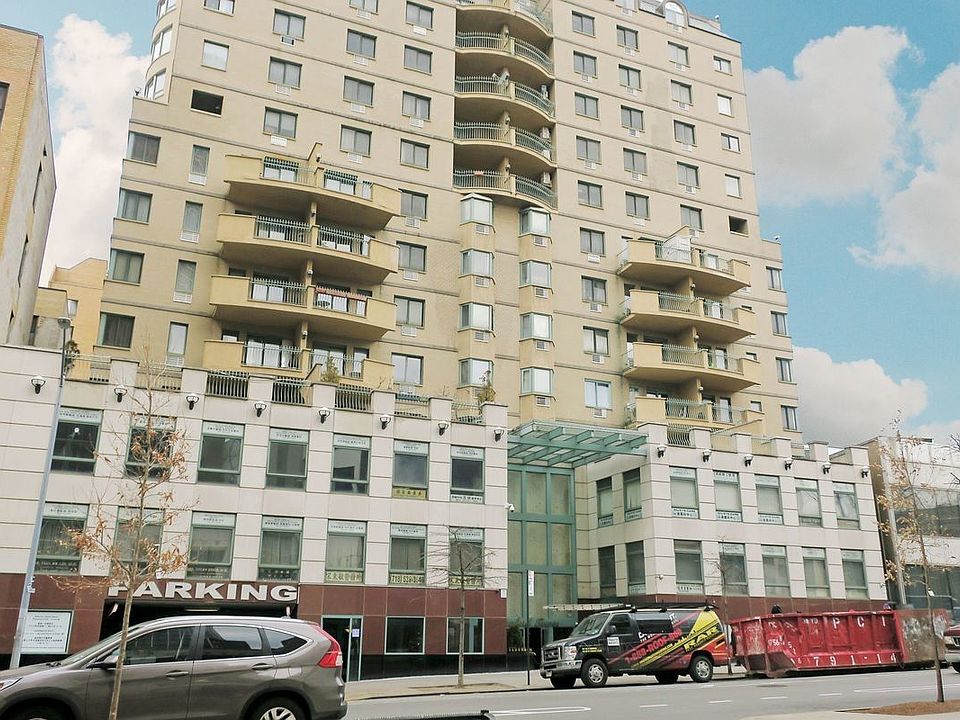 1st image of 13347 Sanford Ave APT 6A
