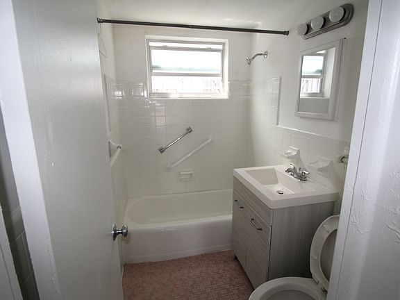 5th image of 7520 NE Miami Ct