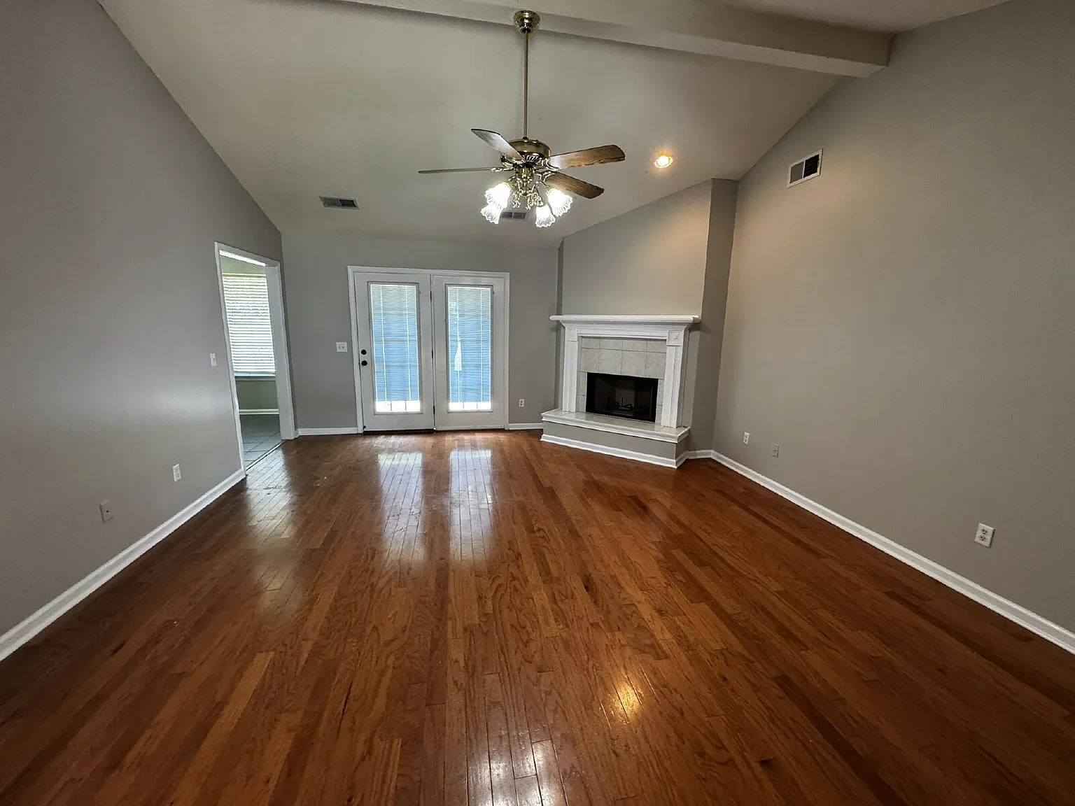 4 bed, 2.0 bath, 1914 sqft, $1,850 — Photo 3